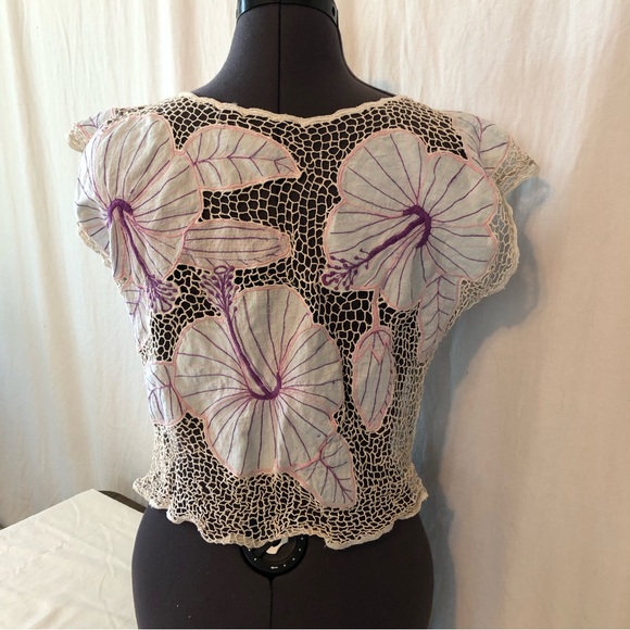 Vintage Cutwork Flower and Fishnet Top Sz M - Picture 2 of 10